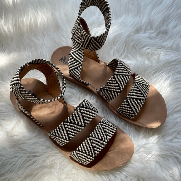 Aztec Tribal Woven Ankle Strap Sandals - Picture 16 of 16